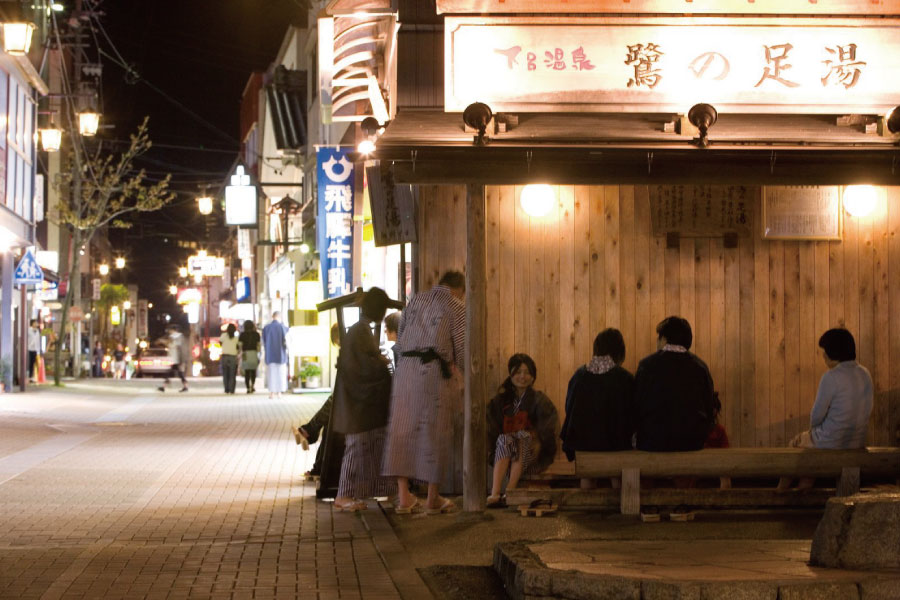 足湯　鷺の足湯