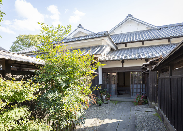 鏡田屋敷