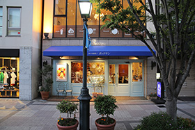 神戸洋藝菓子ボックサン三宮店